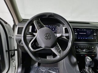 2022 Volkswagen Atlas SEL R-Line — photo 15
