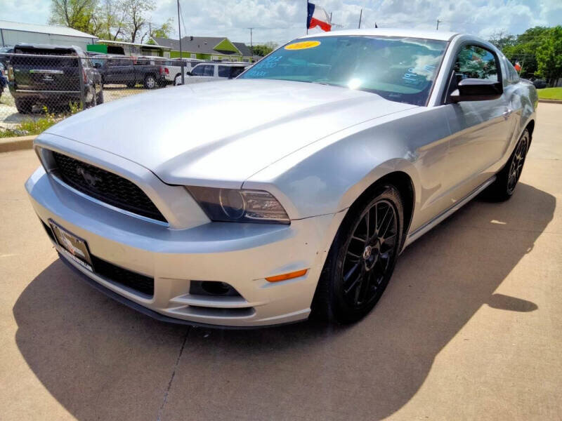 Ford Mustang V6 2014