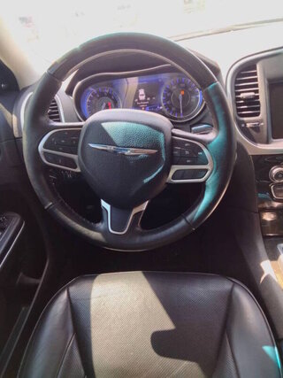 2019 Chrysler 300 Limited — photo 13