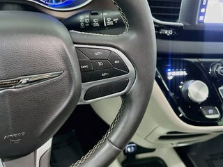 2023 Chrysler Voyager LX — photo 17