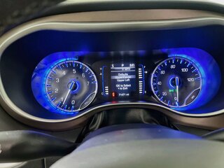 2023 Chrysler Voyager LX — photo 19