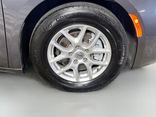 2023 Chrysler Voyager LX — photo 11
