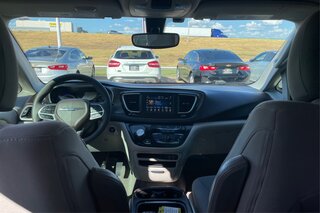 2018 Chrysler Pacifica Touring Plus — photo 23