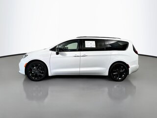 2025 Chrysler Pacifica Limited — photo 6