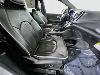 2025 Chrysler Pacifica Limited — photo 28