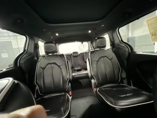 2025 Chrysler Pacifica Limited — photo 30