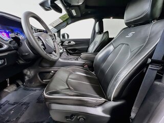 2025 Chrysler Pacifica Limited — photo 12