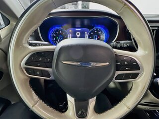 2020 Chrysler Pacifica Limited — photo 15
