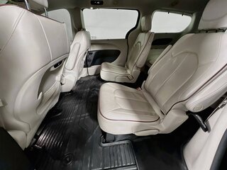 2020 Chrysler Pacifica Limited — photo 26