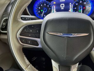 2020 Chrysler Pacifica Limited — photo 16