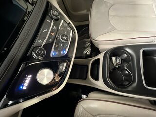 2020 Chrysler Pacifica Limited — photo 22