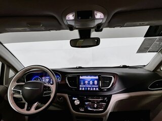 2020 Chrysler Pacifica Limited — photo 27