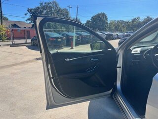 2018 Chevrolet Impala 1LT — photo 12