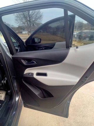 2019 Chevrolet Equinox LS — photo 22