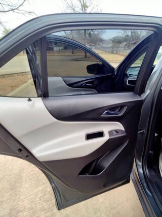 2019 Chevrolet Equinox LS — photo 11