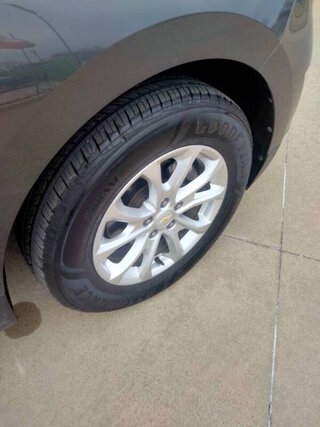 2019 Chevrolet Equinox LS — photo 25