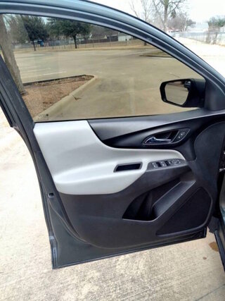 2019 Chevrolet Equinox LS — photo 9