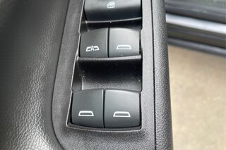 2019 Chevrolet Equinox LT — photo 28