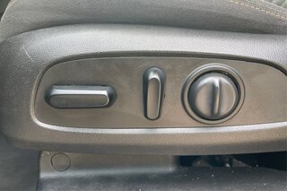 2019 Chevrolet Equinox LT — photo 30
