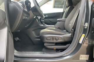 2019 Chevrolet Equinox LT — photo 24