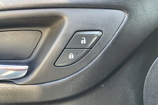 2020 Chevrolet Equinox LT — photo 28