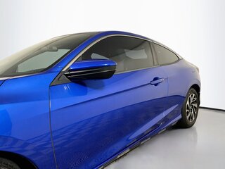 2017 Honda Civic LX — photo 10
