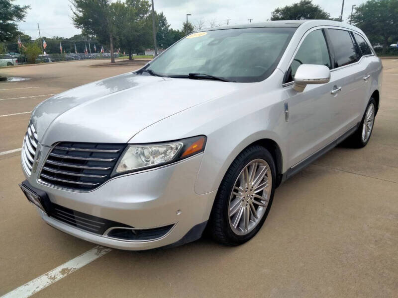 Lincoln MKT Base 2019