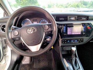 2019 Toyota Corolla LE — photo 14