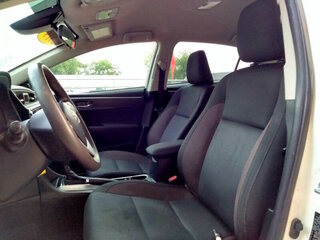 2019 Toyota Corolla LE — photo 10