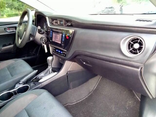 2019 Toyota Corolla LE — photo 18