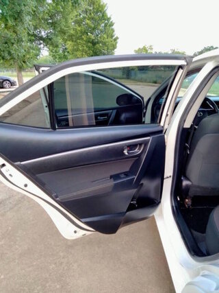 2019 Toyota Corolla LE — photo 11