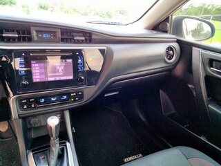 2019 Toyota Corolla LE — photo 15