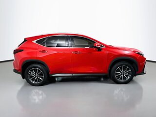 2025 Lexus NX 250 — photo 2