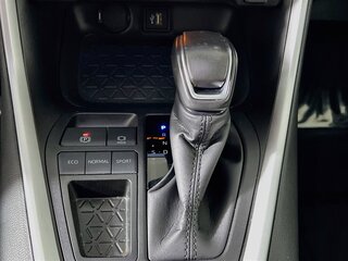 2025 Toyota Rav4 XLE Premium — photo 21