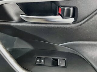 2025 Toyota Rav4 XLE Premium — photo 29