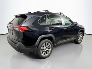 2025 Toyota Rav4 XLE Premium — photo 3
