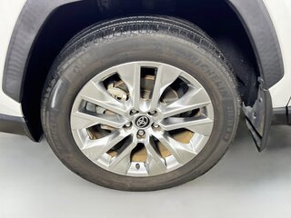 2025 Toyota Rav4 XLE Premium — photo 10