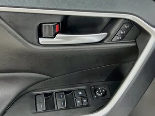 2025 Toyota Rav4 XLE Premium — photo 13
