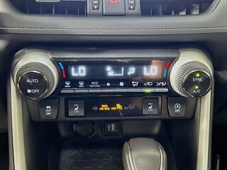 2025 Toyota Rav4 XLE Premium — photo 22