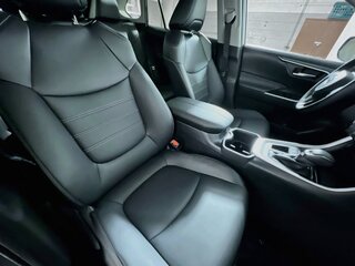 2025 Toyota Rav4 XLE Premium — photo 28