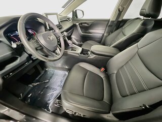 2025 Toyota Rav4 XLE Premium — photo 12