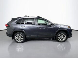 2025 Toyota Rav4 XLE Premium — photo 2