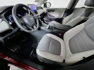 2025 Toyota Rav4 XLE Premium — photo 12