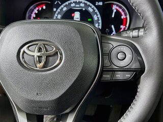 2025 Toyota Rav4 XLE Premium — photo 17