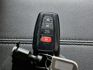 2025 Toyota Rav4 XLE Premium — photo 33