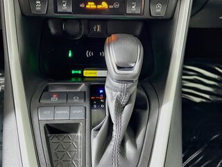 2025 Toyota Rav4 XLE Premium — photo 21