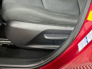 2021 Toyota Rav4 LE — photo 13