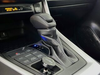 2021 Toyota Rav4 LE — photo 21