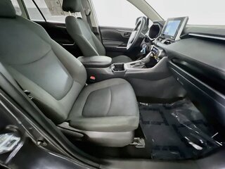 2025 Toyota Rav4 LE — photo 27
