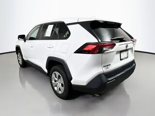 2022 Toyota Rav4 LE — photo 5